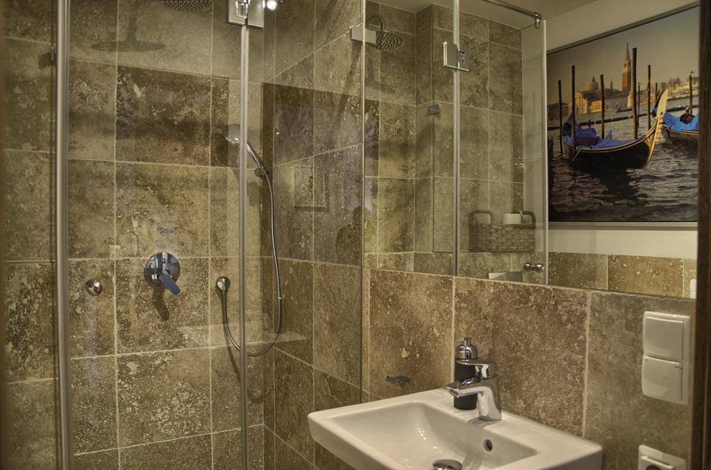 Tartaczna Deluxe Apartments Гданьск Номер фото